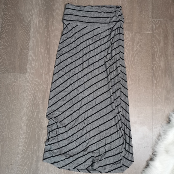 Stork & Babe Stretchy Maternity Skirt - Picture 1 of 2